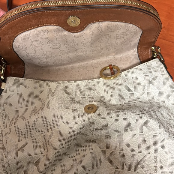 Michael Kors Signature Hamilton Medium Bag & Wallet - Picture 6 of 10